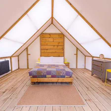 Glamping At The Grove, And Killarney