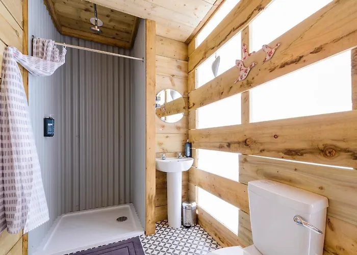 Tente de luxe Glamping At The Grove, And