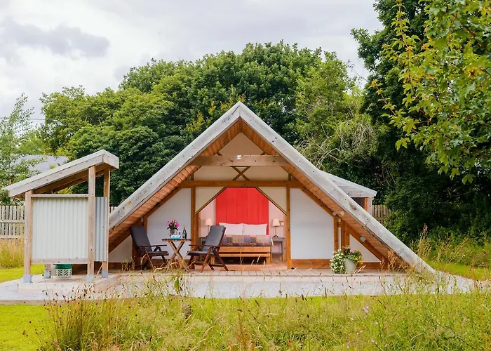 Tente de luxe Glamping At The Grove, And