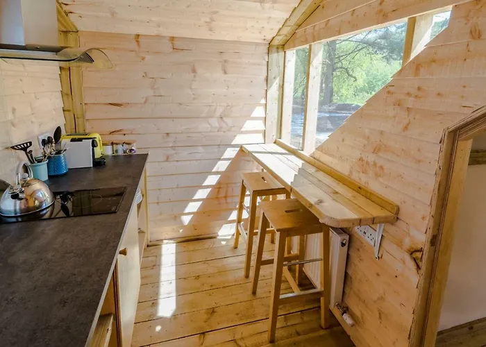 Tente de luxe Glamping At The Grove, And