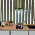 Glamping At The Grove, And 基拉尼