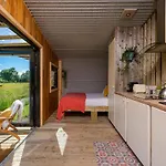 Glamping At The Grove, And 豪华帐篷 4*