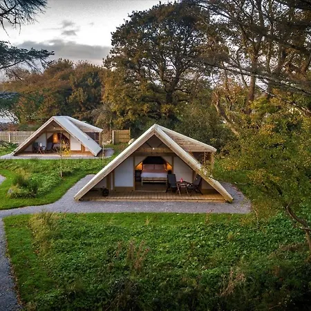 Killarney Glamping At The Grove, Suites And Lodges