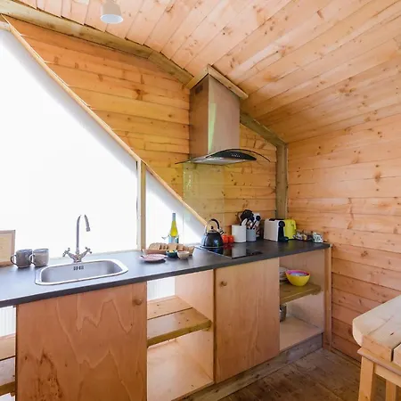 Lyxtält Glamping At The Grove, And 4*