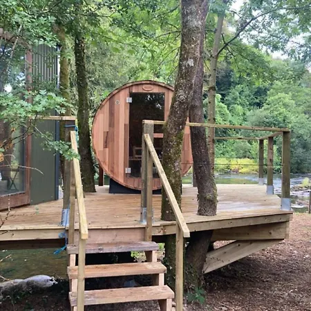 Killarney Glamping At The Grove, Suites And Lodges 2*