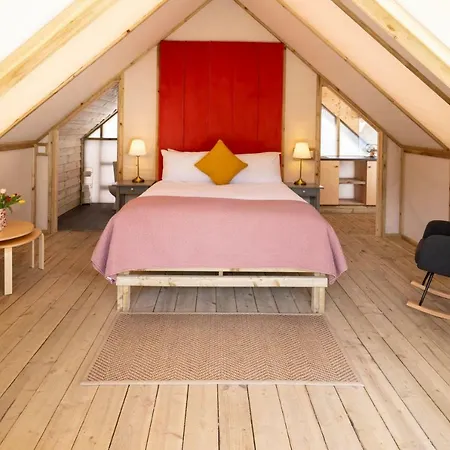 Glamping At The Grove, And Роскошный шатер