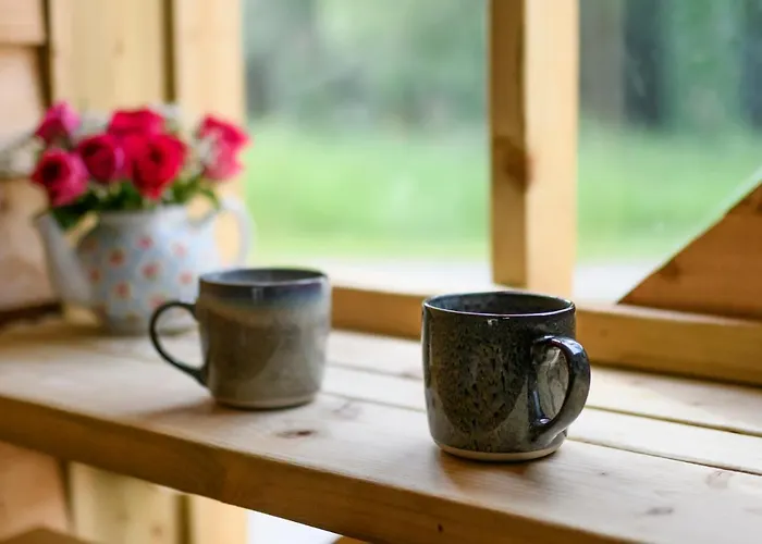 Glamping At The Grove, And Luksusowy namiot