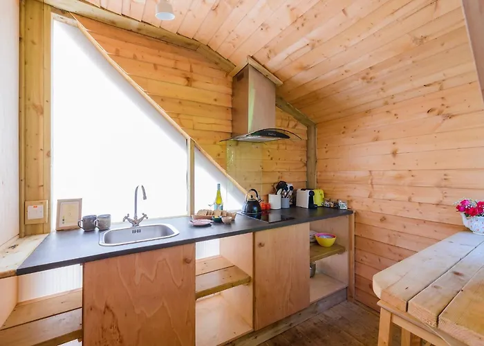 אוהל מפואר Glamping At The Grove, And 4*