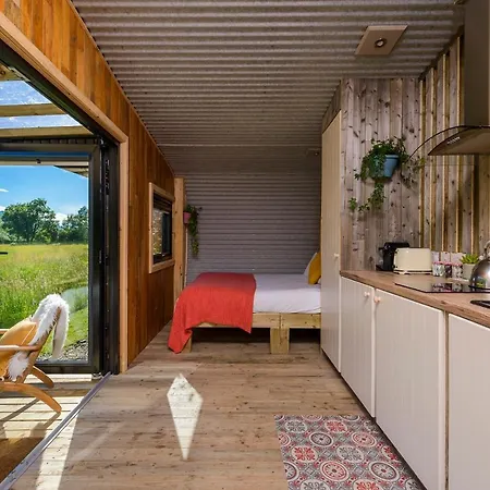 Glamping At The Grove, And 럭셔리텐트 4*