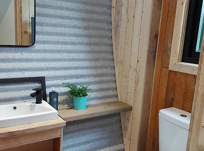 Glamping At The Grove, And 豪华帐篷 4*